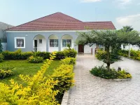 Cosy family orientated Villa only minutes from the beach and essential amenities