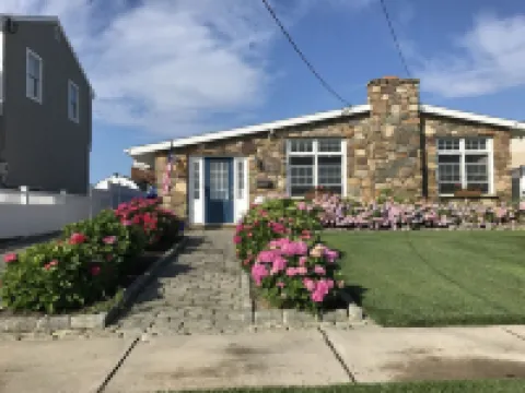 Brigantine Cottage - Experience both an Ocean AND Bay Family Vacation  this year