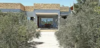 Villa with private pool 2 Отели в г. 