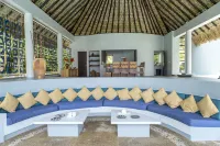 Private Luxurious Resort Right on the Ocean - Casa De Los Sueños