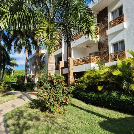 Punta Popy 3Br Duplex with Pool, Walk to Beach