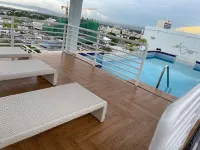 Gated Luxury New Kingston 1 Bdrm Condo Pool & Gym Hotels in 