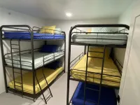 4 bed 2 bath unit on Campus Corner with rooftop deck - sleeps 12