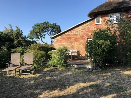 Comfortable farmer's card with lake view, 5 minutes drive to the beach, large garden