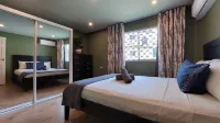 Kali'na : 3 bedroom condo in gated community with pool