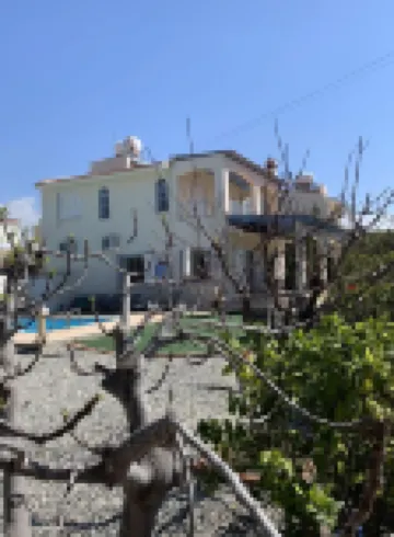 Spacious 3 bed Villa In  Coral Bay, Double Plot, Covered Outside Dining のホテル