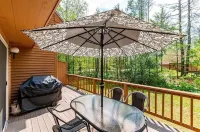 Cozy Family-Sized Condo Close To Everything