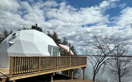Sky Geo Dome on the Lake Hotels in Stone Mills