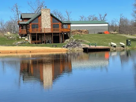 Fischer’s Secret Cabin on Private lake Отели в г. Джермантаун