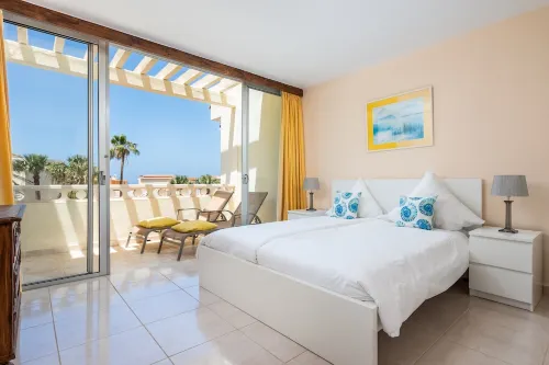 Family-friendly apartment 4 people. near sea and pool