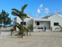 BRAND NEW Beachfront Villa best sandy beach in TCI with pool Fox Tail Palm Villa