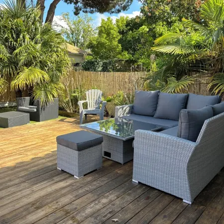 Air-conditioned wooden house, heated swimming pool, spa, internet and bicycles in a quiet location