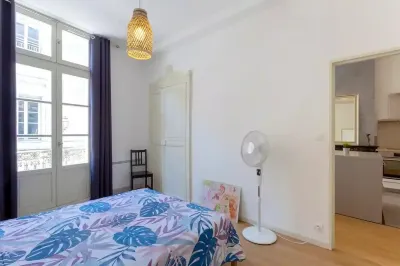 Beautiful 2 Rooms Full Center Tram 1 min