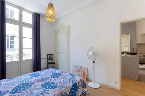 Beautiful 2 Rooms Full Center Tram 1 min