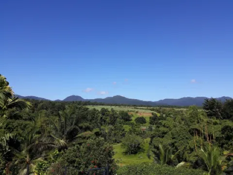 GÎTE KUMQUAT, T4 floor 3 bedrooms, mountain view, swimming pool Hoteles en 