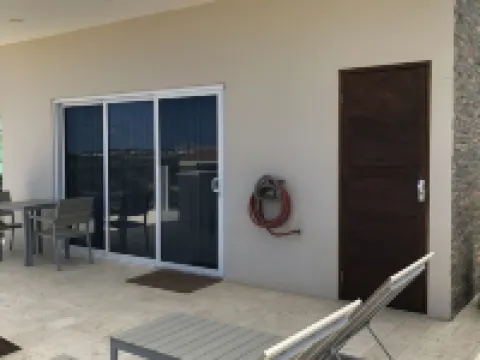 Palapa Suite # 6, walk to Eagle Beach 鷹海灘酒店