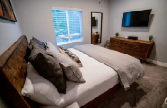 Stunning SLC House w/ Hot Tub and Fire Pit!