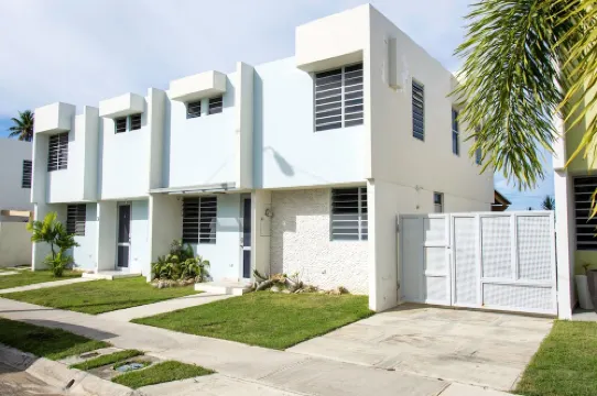 Private pool, Oceanview, Centrally located!