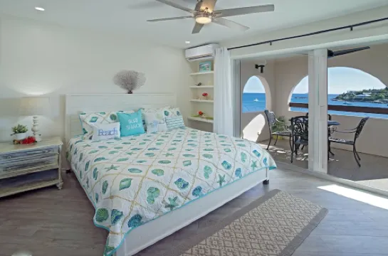 Villa del Mar Beachfront Unobstructed Walk to Beach Pool Cowpet Bay w/ Generator