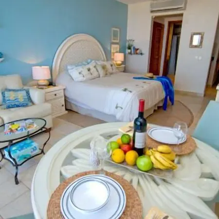 Romantic Beachfront Just 3 Steps on the Sandy Beach!