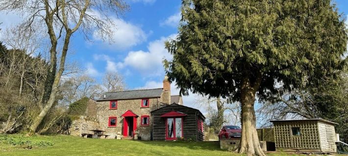 Camp Cottage the perfect  escape and hideaway for a couple and  dogs 헤리퍼드 호텔