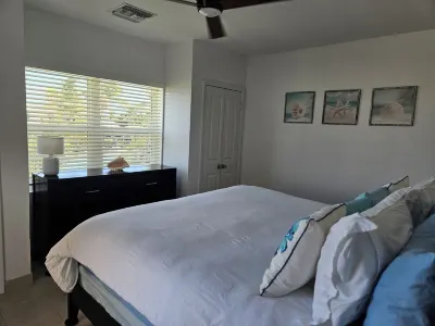 “Coastal Bliss: Stunning 2-Bedroom Condo with breathtaking Beach and Pool Views”
