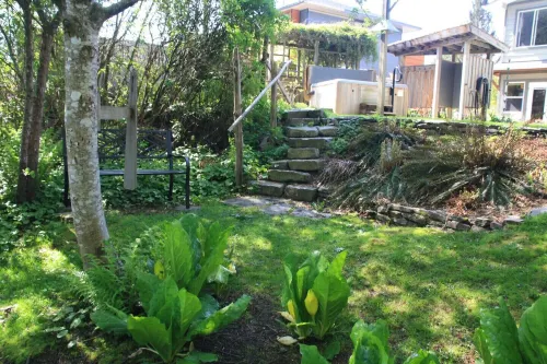 MeadowBrook Suite Deluxe 2 BDRM w/ Yard and Hot Tub