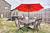 Walk to Beach: Breezy Galveston Apt w/ Deck!