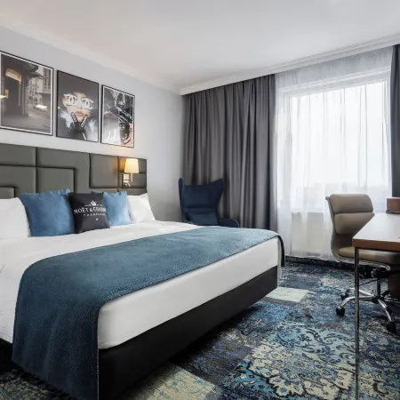 Hotel Włoski Italia Boutique Old Town Poznań Отели рядом с достопримечательностью «Мальтанское озеро»