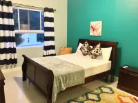 Modern Comfort Suites Hôtels à : Caymanas Country Club Estate Phase 2  Block A