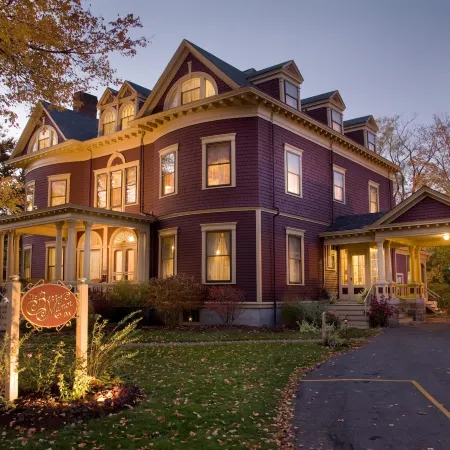 Berry Manor Inn