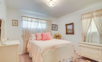 Walk to Downtown Page Hideaway with Patio