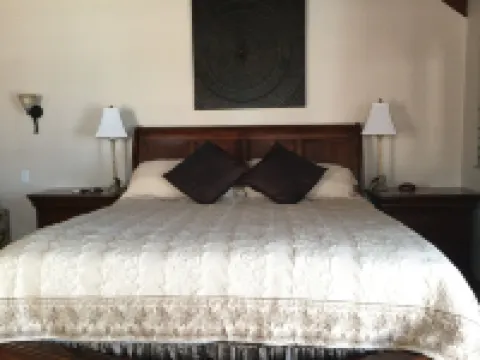 Welcome To Paradise 'AAA' - OCEANFRONT Private Romantic Getaway! Hotels in Sandys