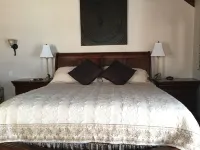 Welcome To Paradise 'AAA' - OCEANFRONT Private Romantic Getaway! Hotels near Bermuda Arts Centre