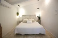 The White Cabins - View فنادق في Moshav Ramot