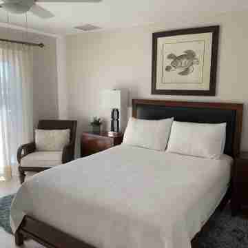 Premium 7 Mile Beach 3 Bedroom Condo Rooms