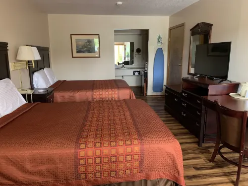 Riverwood Inn Hotels in Glenwood