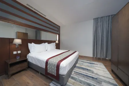 Biz Hotel Apartments Отели рядом с Аэропорт Табук
