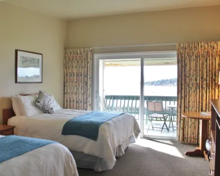 Lopez Islander Resort Hotels in Lopez