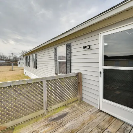 8 Mi to Dtwn Greenville: Bethel Home w/ Yard