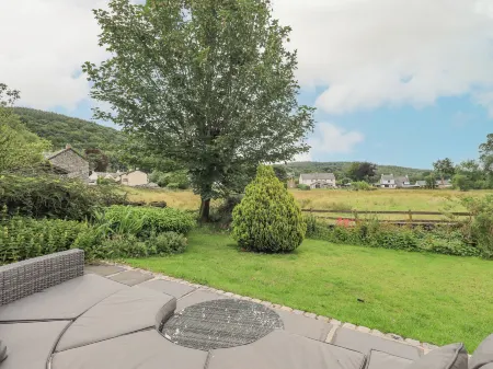 Satterthwaite Farmhouse - Sleep 8 Отели в г. Torver