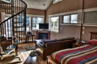 Birds of a Feather Victoria Oceanfront Studio Suites Hotels in Sooke