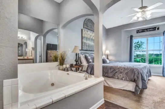 空心樹枝隱居處由RedAwning管理 酒店