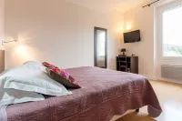 Logis Hôtel le Jabron Hotels in Charols