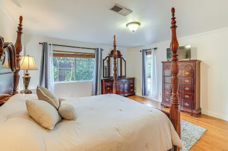 Family-Friendly Loma Linda Retreat Walk to Llu