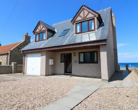 Shoreline House Hotels in Fraserburgh