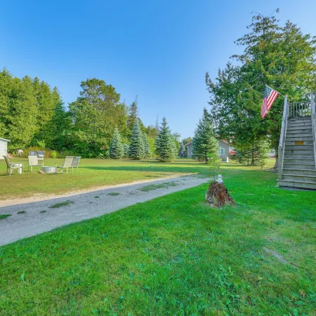 Cozy Apt < 1 Mi Near Lake Huron & Mackinac Island!
