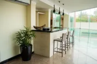 Calhau Praia Hotel - bar