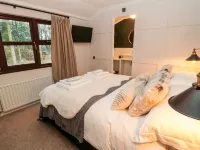 The Treeline Hotels in Thirston