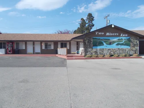 Two Rivers Inn West Hotels in Jamestown